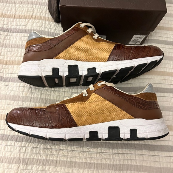 Gucci Sneakers comes with shoe bag and additional laces - Picture 6 of 8